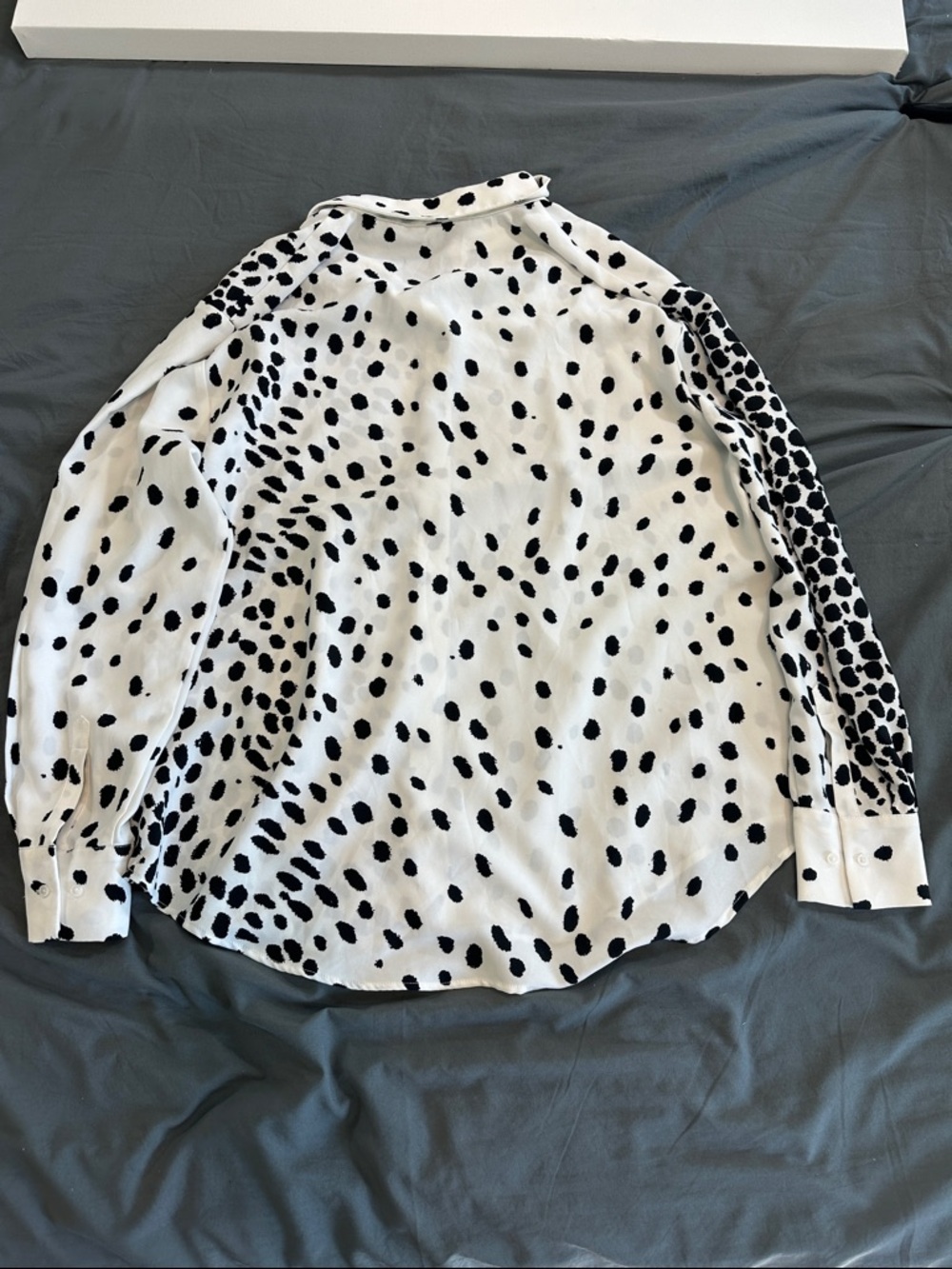 Rachel Zoe Black and White Dalmatian Print Button-Up Shirt (L) - Picture 6 of 7